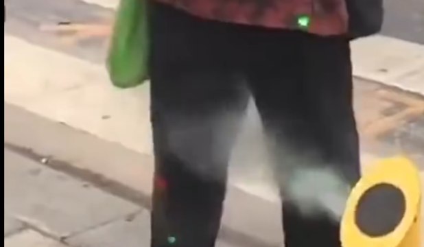 Así castigan en China a los peatones que cruzan cuando no deben