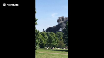 Massive fire breaks out in London luxury hotel