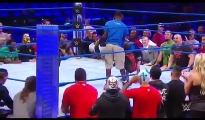 WWE-Jarrius Robertson(teen with chronic liver disease) is honored with the 'WWE Warrior Award' & 'Hero Award.'