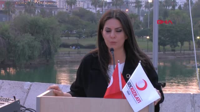 Adana Çalışma ve Sosyal Güvenlik Bakanı Sarıeroğlu, İftarını Vatandaşlarla Yaptı