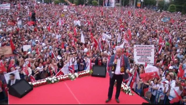 Muharrem İnce:'Benim Cumhurbaşkanlığım sürecinde televizyonu açınca 16 kanalda Muharrem İnce'yi görmeyeceksiniz. O ne ya öyle? İnsanlar iyi bir şey bile söylesen senden nefret ederler'