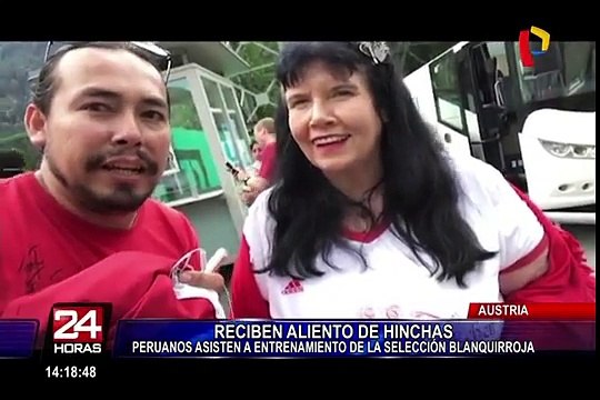 Hinchas peruanos asisten al entrenamiento de la 'Blanquirroja' en Austria