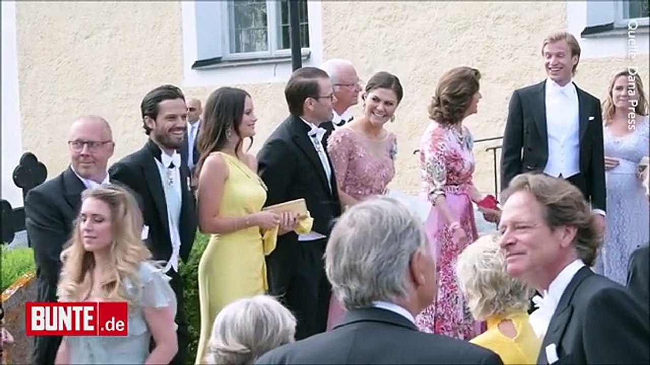 Madeleine von Schweden - In zartem Blau und mit Blumenschmuck: Sie erstrahlt als bildschöne Brautjungfer