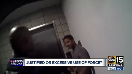 Video herunterladen: Body camera video shows Mesa officers punching suspect during arrest