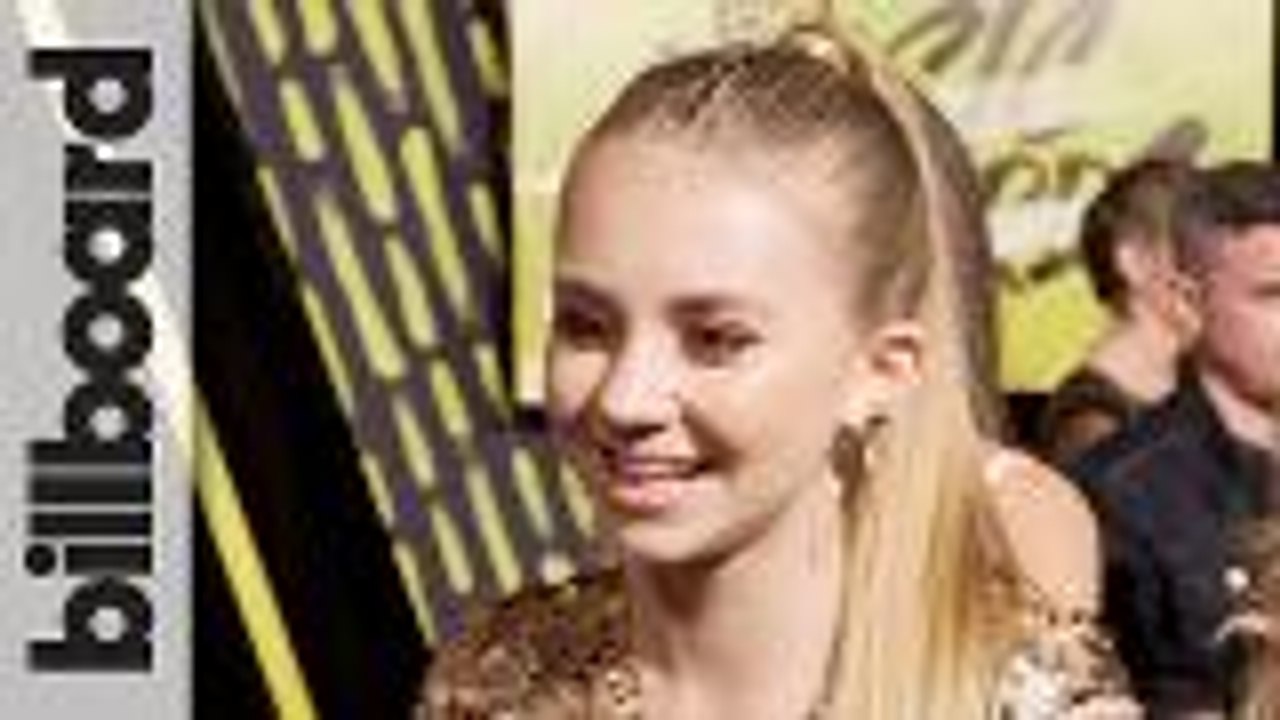 Tegan Marie Talks 'I Know How to Make a Boy Cry,' Love of Elvis Presley | CMT Awards 2018