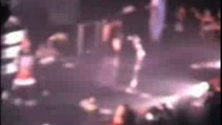 Korn - Faget (live à Bercy, Paris - 2002)