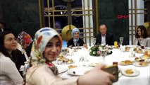 Ankara Cumhurbaşkanı Erdoğan ve Eşi Beştepe de Gençlerle Sahurda Buluştu
