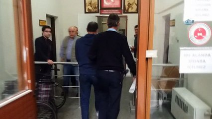 Sokak ortasında eşini bıçaklayan adama 18 yıl hapis cezası