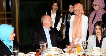 "Filistin Kamplarında Gönüllü Çalışmak İstiyoruz" Diyen Öğrencilere Erdoğan'dan Yanıt: Listeyi Hazırlayın