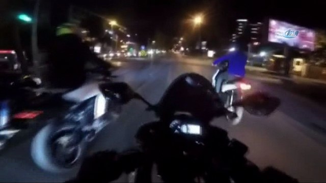 Beşiktaş Barbaros Bulvarı'nda tek teker ile terör estiren motosikletliler kamerada