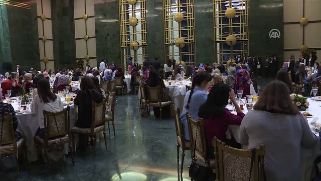 Cumhurbaşkanı Erdoğan, sahur davetine katılan öğrencilerin sorularını yanıtladı (2) - ANKARA