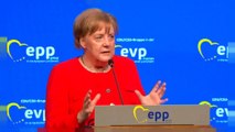 Merkel pide una política común de asilo en la UE