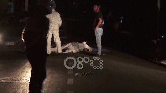 Ora News - Vrasja e biznesmenit në Vlorë, vetëdorëzohet një nga autorët, tjetri ende në kërkim