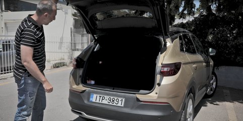 Ο Κώστας Βαϊμάκης παράτησε τη μηχανή του για τα μάτια ενός Opel Grandland X (part 2)