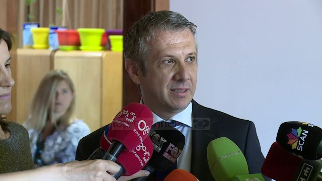 Islamaj kalon me sukses vettingun - Top Channel Albania - News - Lajme