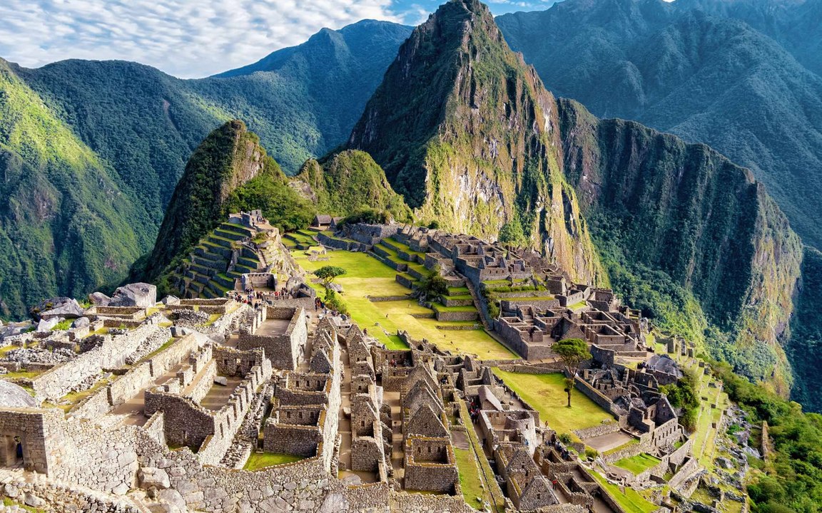 Machu Picchu, une citadelle enchantée dans les montagnes des Andes