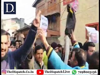 Donald Trump's effigies burnt in Kashmir as Muslims protest naming Jerusalem Israeli capital