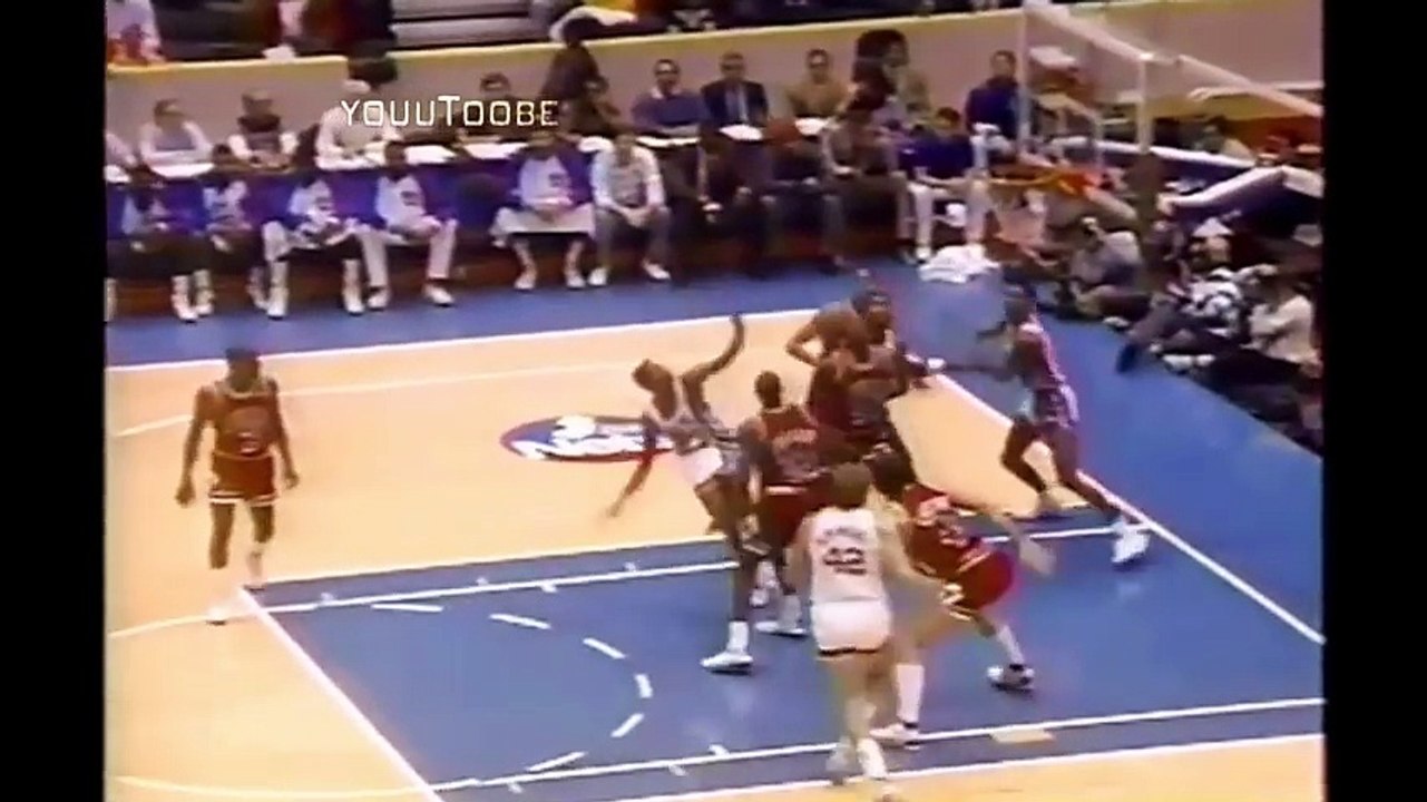 The Dunk No One Can Do Except Michael Jordan!