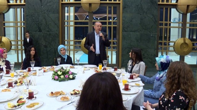 Cumhurbaşkanı Erdoğan: “Şu anda Aile ve soyla Politikalar Bakanlığı, bak bunu da ilk defa açıklıyorum, Sosyal Güvenlik Çalışma Bakanlığıyla birleştiriyoruz”