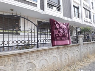 Genç Adamın Cesedi, Demir Parmaklıklara Asılı Halde Bulundu