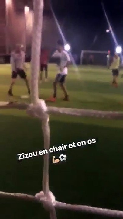 La famille Zidane en pleine partie de foot au Z5, à Aix-en-Provence