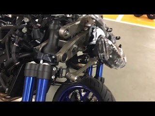 Скачать видео: Niken front end secrets revealed | Visordown Motorcycle Videos