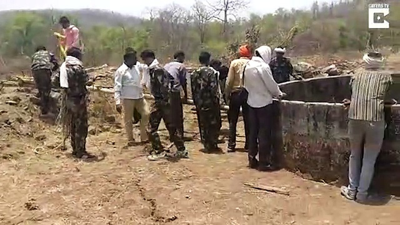 Un léopard tombé dans un puits reçoit du secours !