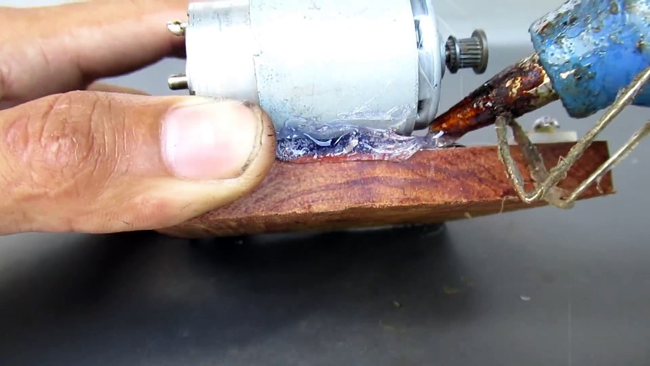 Free energy generator electricity with light bulbs - Homemade science projects DIY 2018 by crazy trics