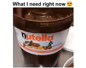 كيفية تزيين فنجان الكابتشينو بالنوتيلا