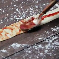 بالفيديو طريقة عمل بيتزا الوردة