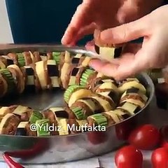 طريقة عمل صينية حلقات الباذنجان والبطاطس والكوسا بالفرن