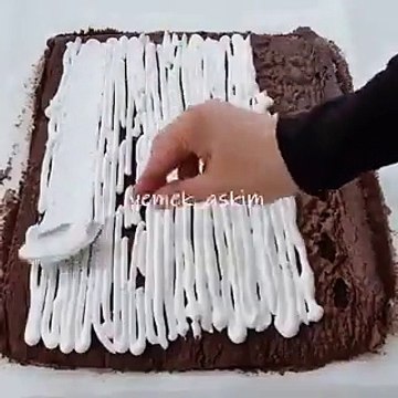 طريقة عمل سويسرول كيك بالمكسرات بالفيديو