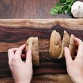 بالفيديو طريقة تحضير بطاطا ودجز بالأعشاب