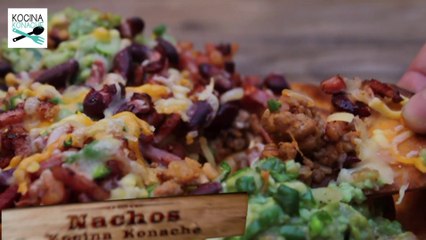 Botana - Nachos o totopos con carne, queso y guacamole