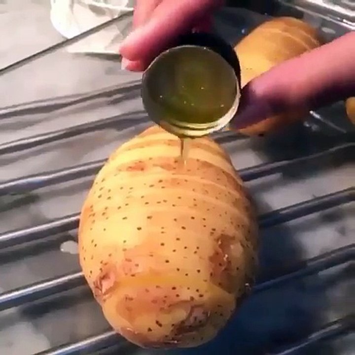 طريقة عمل البطاطا المشوية على الطريقة التركية - فيديو Dailymotion