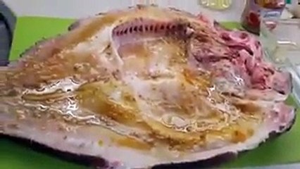 طريقة عمل السمك المشوي بالفرن فيديو