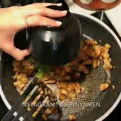 طريقة عمل وردات محشيه بالدجاج و كريمه الجبن