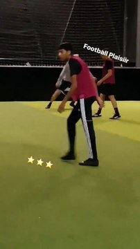 Zidane reaparece en sus vacaciones y no pierde la magia
