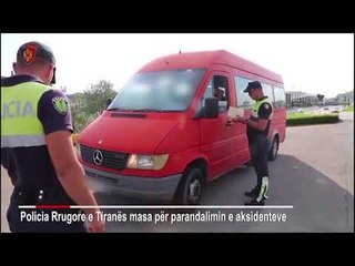 Ora News - Gjobiten furgonat, morën pasagjerë jashtë stacioneve në autostradë