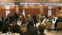 Dışişleri Bakanı Mevlüt Çavuşoğlu, 'Kırım ilhakını tanımadık, tanımayacağız. Batı ülkelerinde Kırım'ı unutmaya başlayan ülkeler görüyoruz. Bugün Kırım'ı unutursanız yarın Ukrayna'nın başına bir şey gelise bundan siz sorumlu olursunuz' dedi.