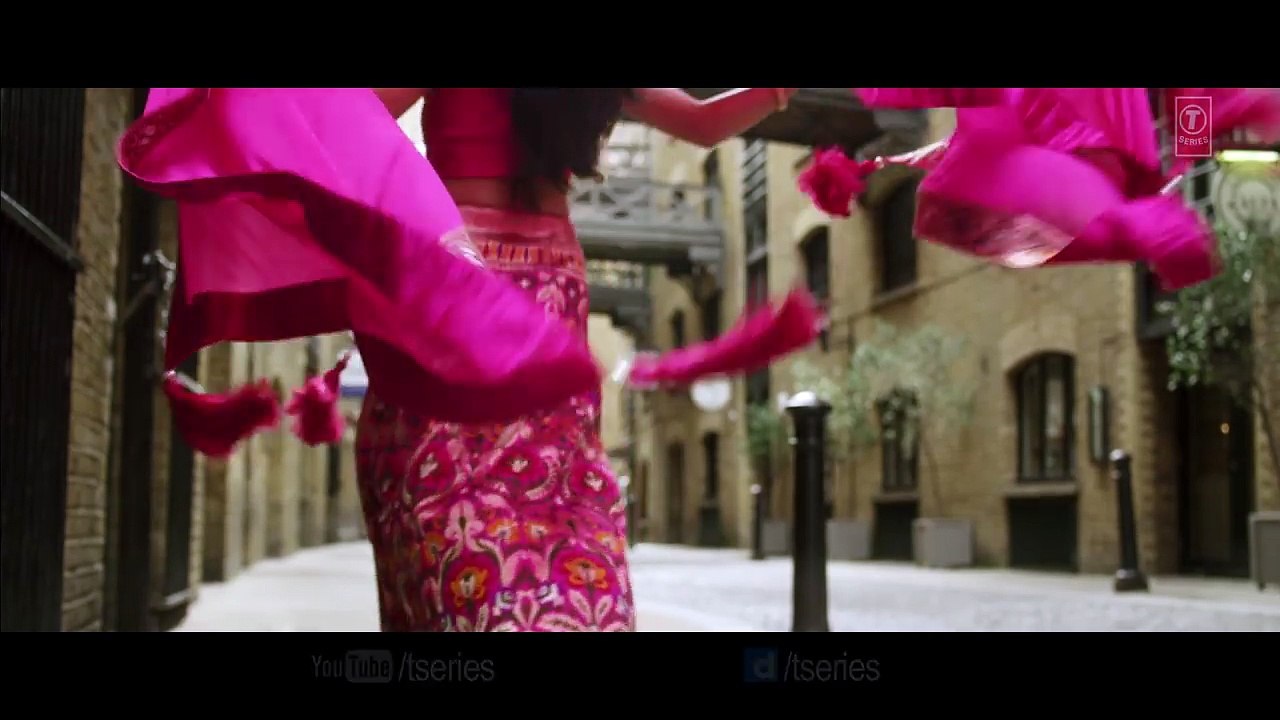 Call Aundi Video Song...