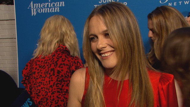 Alicia Silverstone & Mena Suvari Dish on American Woman