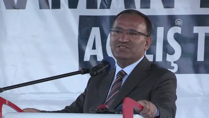 Bozdağ: "Bir Generalin Başkomutanını Alkışlamasından Daha Doğru, Daha Erdemli Ne Olabilir"