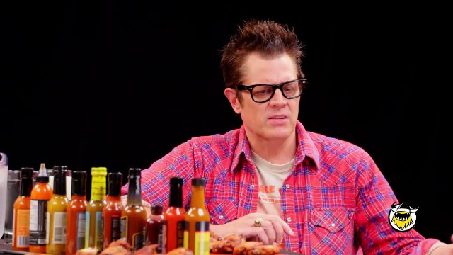 Johnny Knoxville Gets Smoked By Spicy Wings | Hot Ones