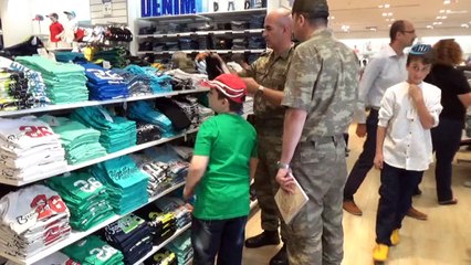 Karne hediyesi askerlerden