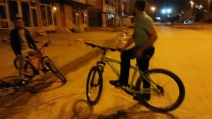 İftardan sahura kadar bisiklet ile geziyorlar