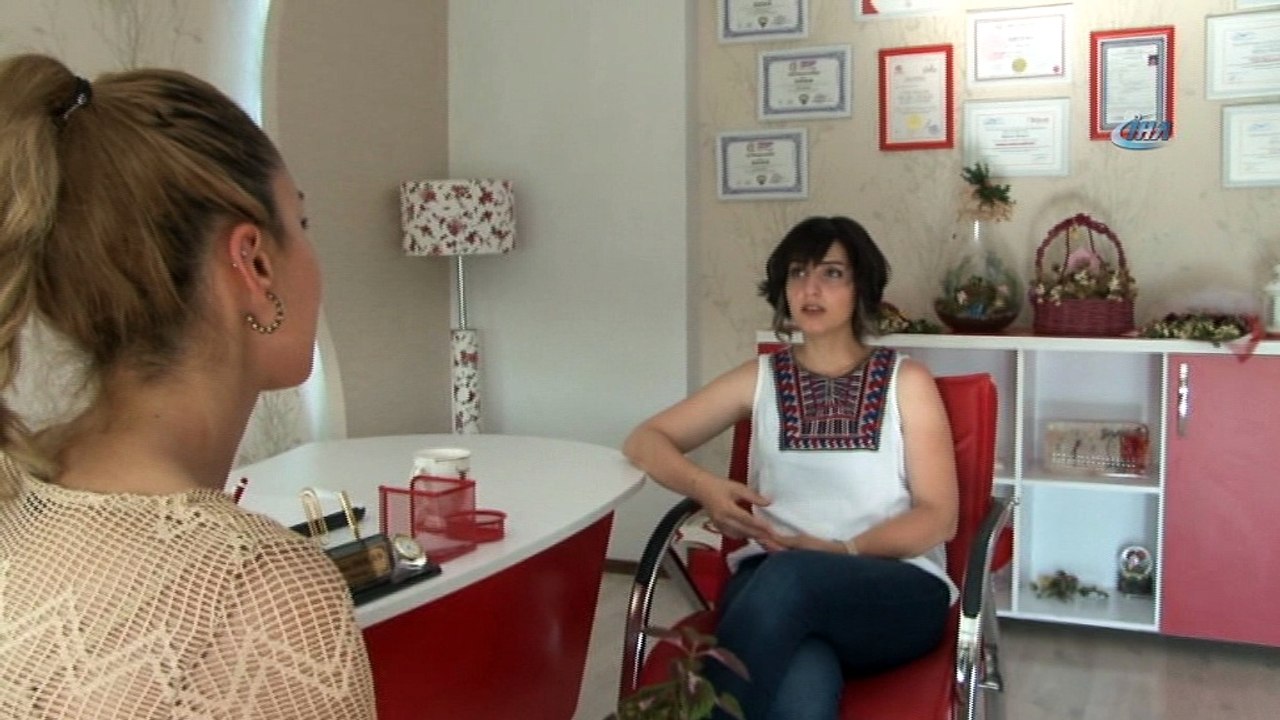 - Uzmanlardan 'karne' uyarısı- Uzman Psikolog Dilan Dolan:- “Notları kıyaslamak çocuk için yıkım olur”- Psikolog Dilan Birel:- “Karne, çocuk, aile, öğretmen ve okulun da içerisinde olduğu bir ekip işidir”