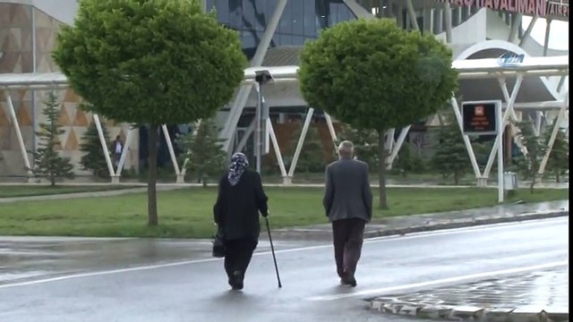 Oy Kullanmak İçin Almanya'dan Türkiye'ye Geldi Sandık Bulamadı