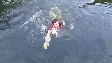 Sauvetage d'un drone à la surface d'un lac
