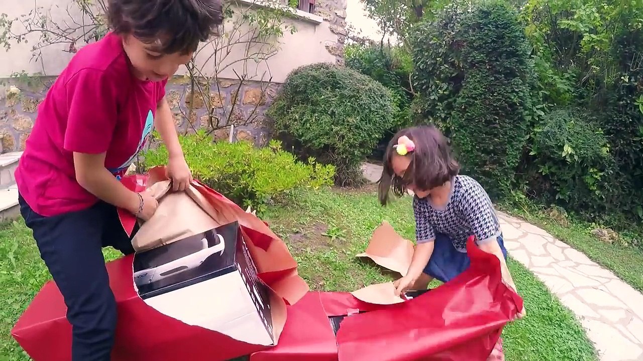 SURPRISE de la RENTRÉE et PREMIÈRE FOIS en HOVERBOARD - SPECIAL BACK TO SCHOOL 2017 - Démo Jouets